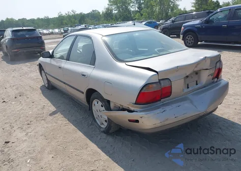 1997 Honda Accord Lx из США, поврежденный, VIN 1HGCD5637VA144132